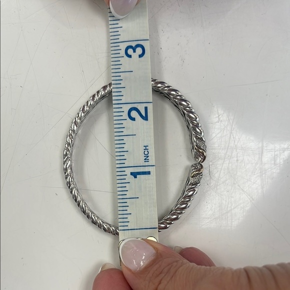 Elegant Silver and Gold Women's Bracelet - Picture 7 of 8